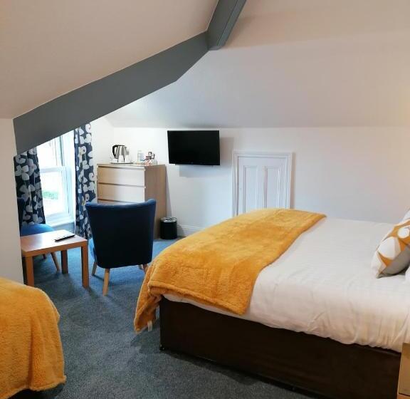 غرفة قياسية ثلاثية, Edendale House