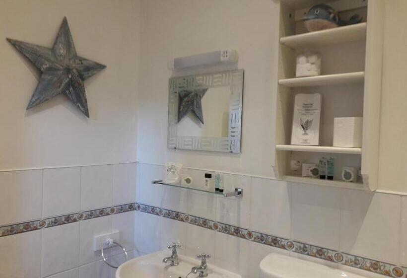 غرفة قياسية رباعية, Edendale House