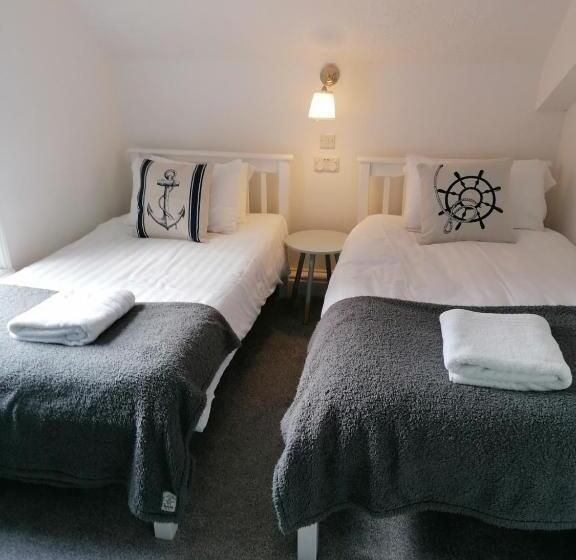 غرفة قياسية رباعية, Edendale House