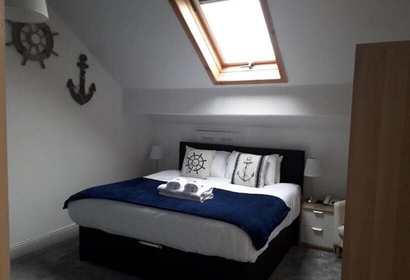 غرفة قياسية رباعية, Edendale House