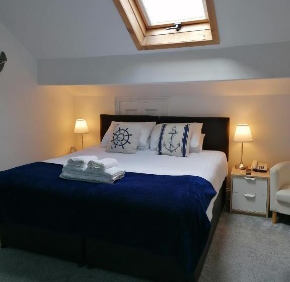 غرفة قياسية رباعية, Edendale House