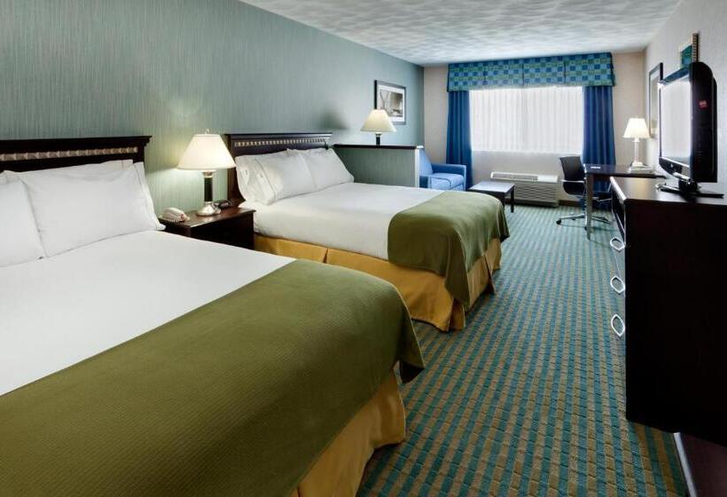 带2个双人床的标准工作室, Holiday Inn Express & Suites Smithfield   Providence, An Ihg