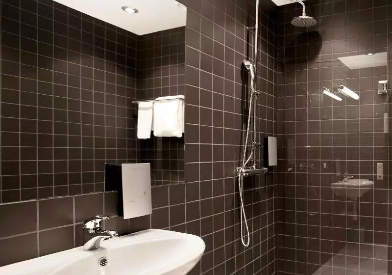 اتاق استاندارد یک نفره, Ibis Styles Stockholm Odenplan