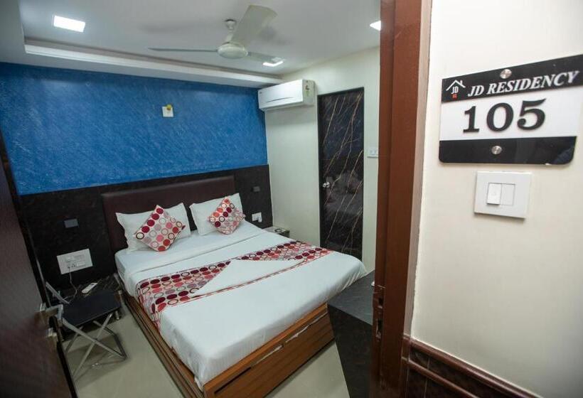 行政房间, J D Residency