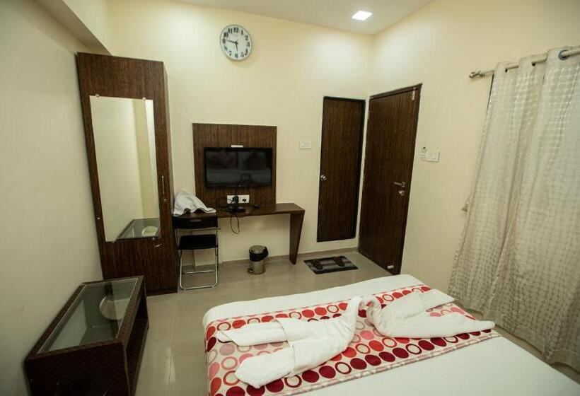 行政房间, J D Residency