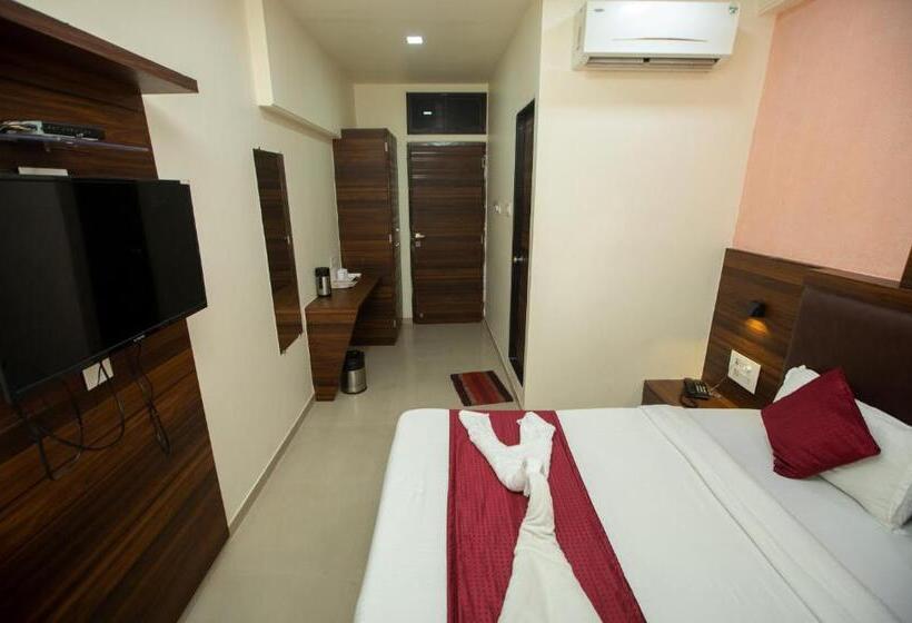 行政房间, J D Residency