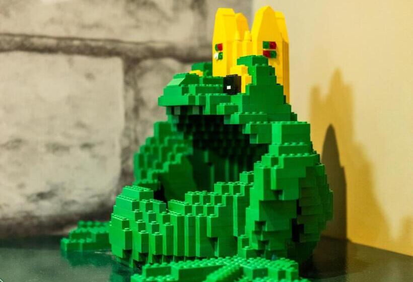 Standard Room, Legoland Windsor Resort