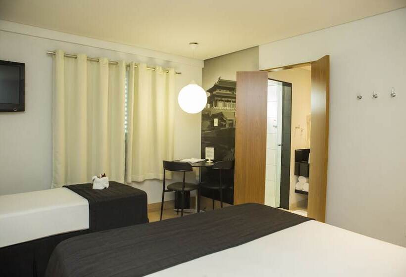 디럭스 트리플 룸, Palais