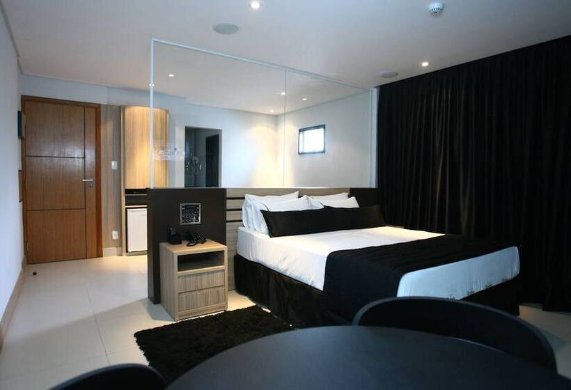 חדק דלוקס עם ג'קוזי, Palais