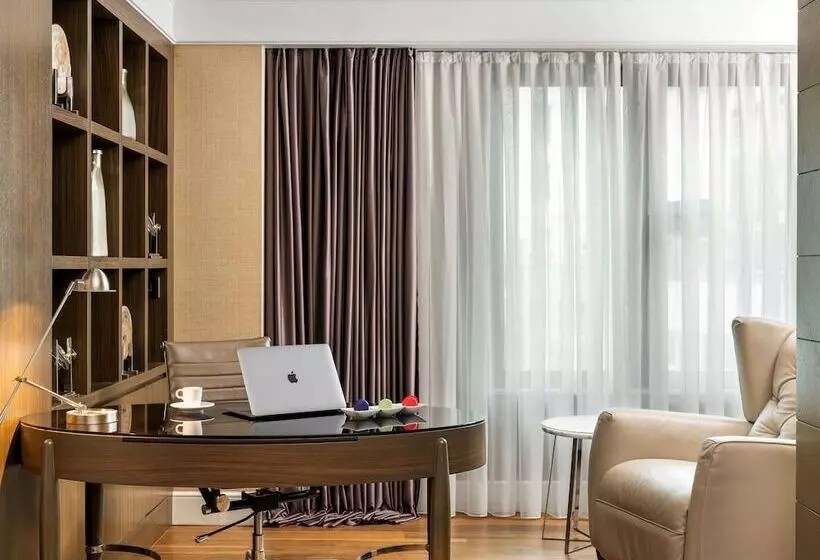 スーペリアースイート, Radisson Blu Hotel, Istanbul Sisli