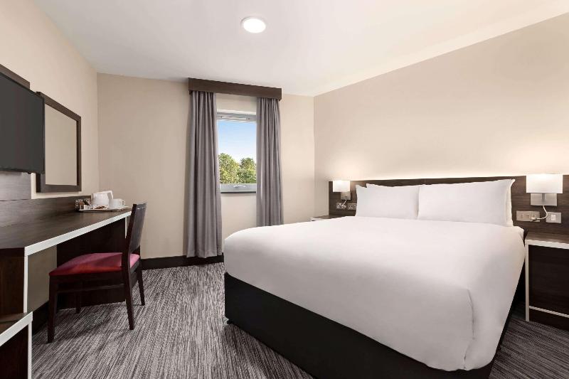 غرفة عائلية, Ramada By Wyndham Cobham