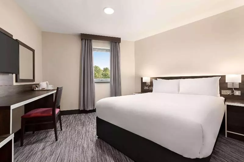 ファミリールーム, Ramada By Wyndham Cobham