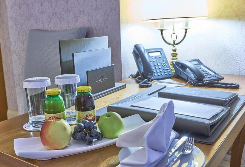 キングサイズベッドのデラックスルーム, Rixos President Hotel Astana