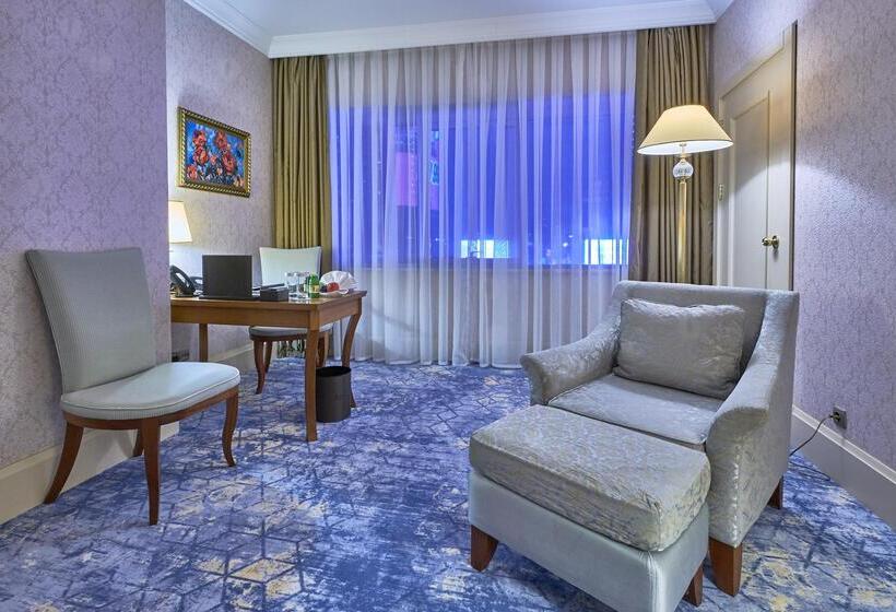 キングサイズベッドのデラックスルーム, Rixos President Hotel Astana