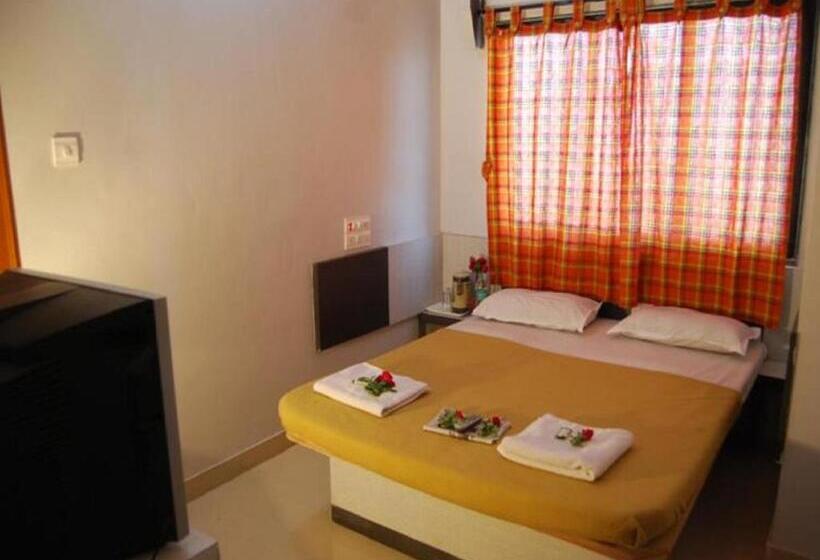 Standard-huone Ei Ilmastointia, Utsav