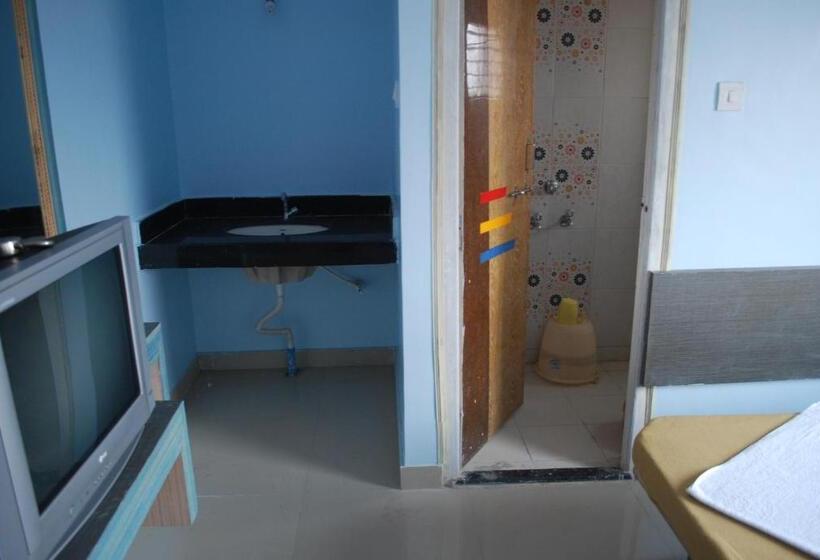 Standard Neljän Hengen Huone, Utsav