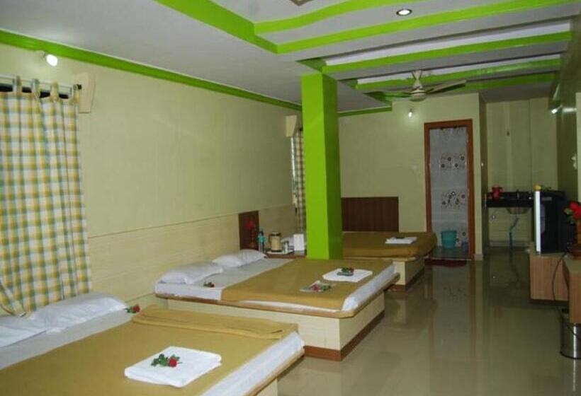 Standard Neljän Hengen Huone, Utsav