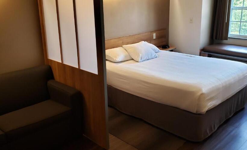 标准工作室, York Microtel Inn & Suites By Wyndham