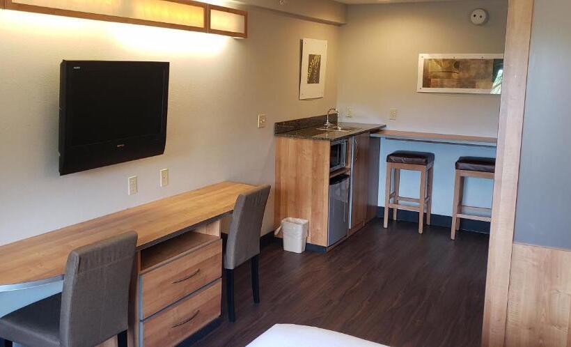 Студия Стандарт, York Microtel Inn & Suites By Wyndham