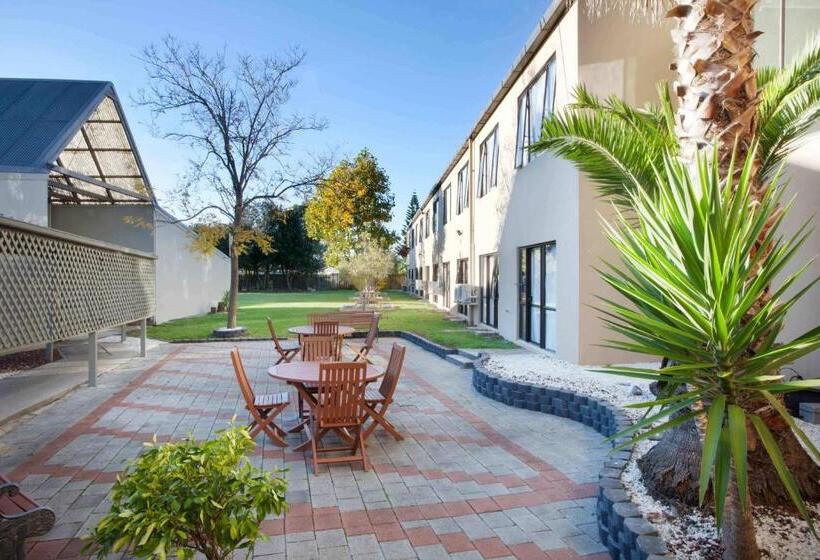 إستوديو كلاسيكى, Auckland Airport Kiwi Motel