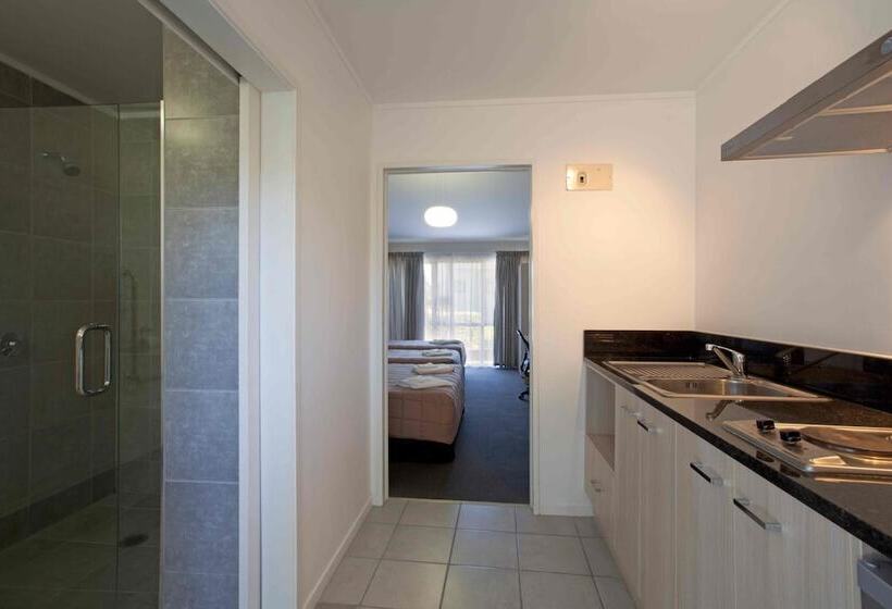 Студия Классика, Auckland Airport Kiwi Motel