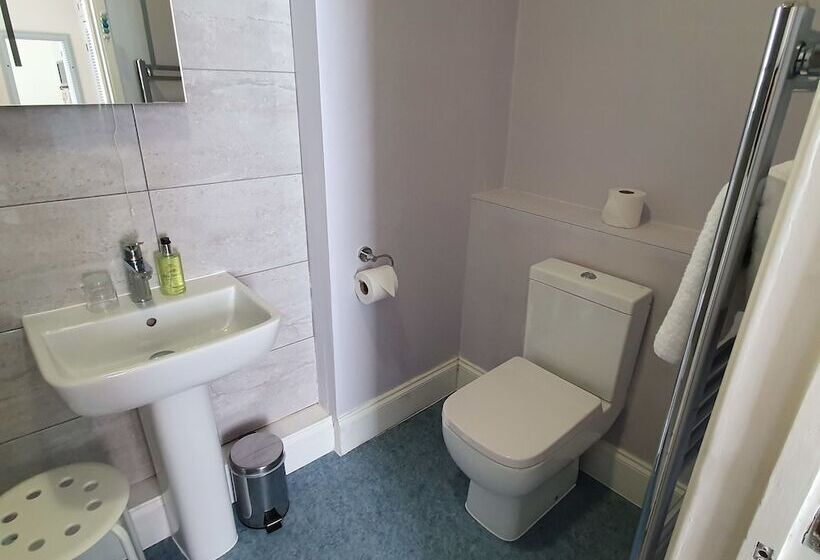 スタンダードルーム, Alexandra