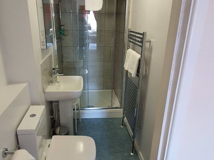 オーシャンビュースタンダードルーム, Alexandra