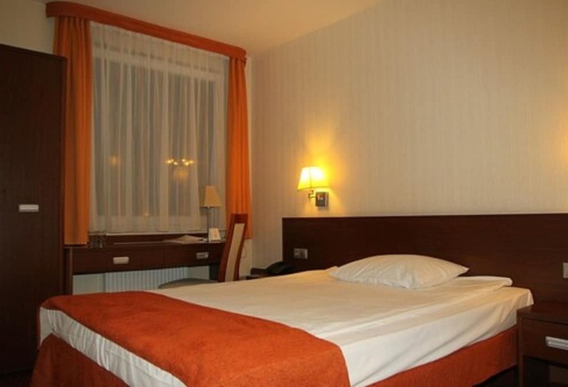 غرفة قياسية فردية, Arena Expo