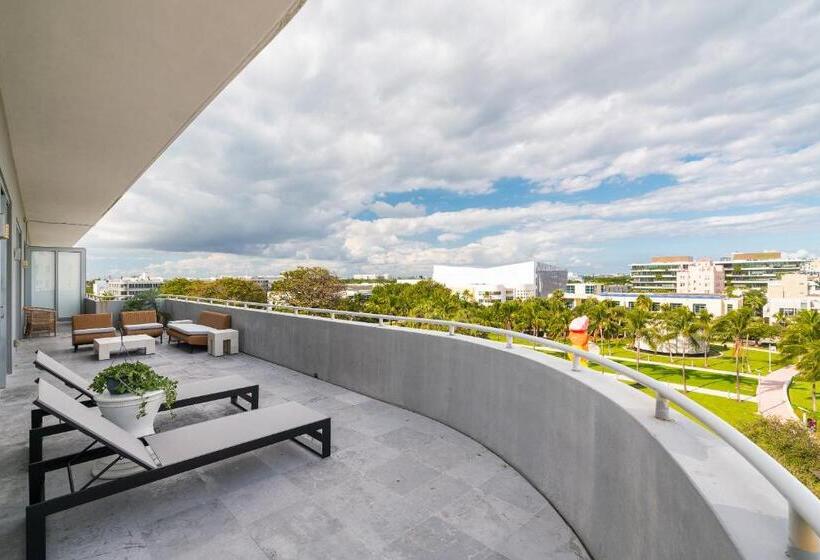 סוויטת פנטהאוז, Boulan South Beach