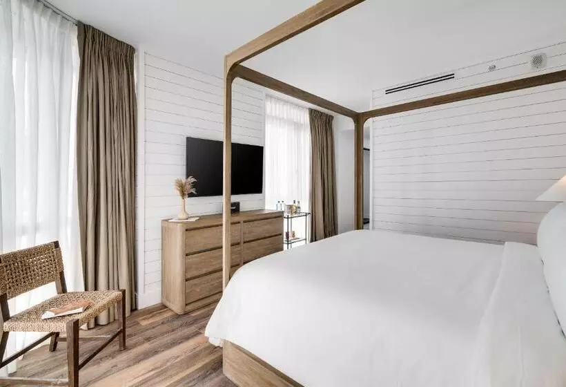Penthouse Room
