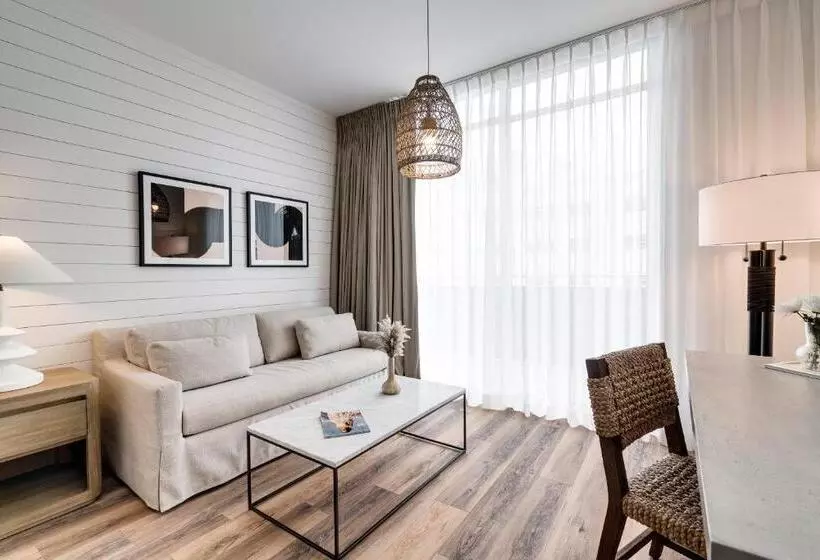Ullakkohuone, Boulan South Beach