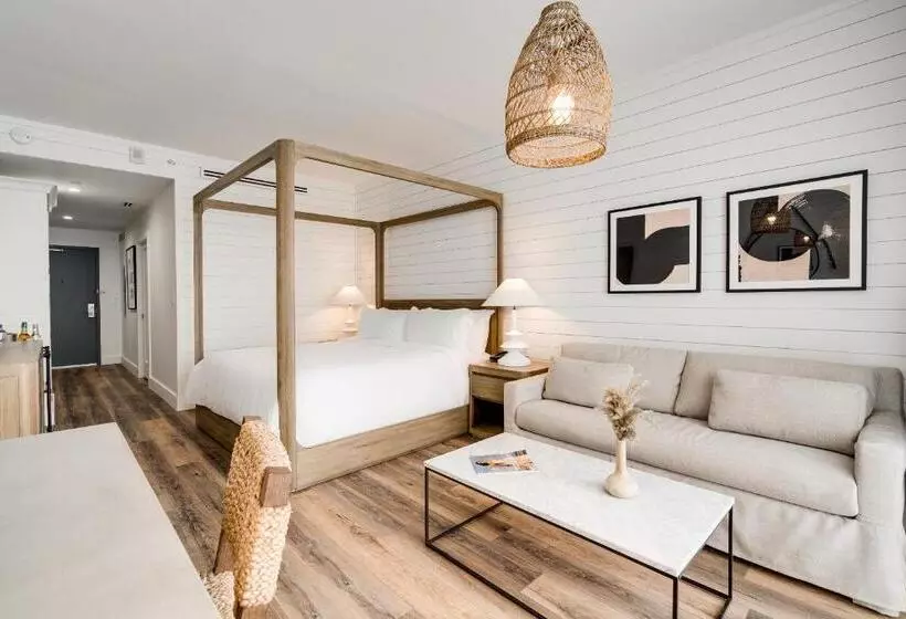 Ullakkohuone, Boulan South Beach