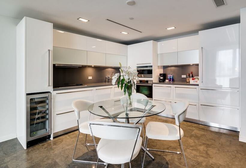 סוויטה, Boulan South Beach