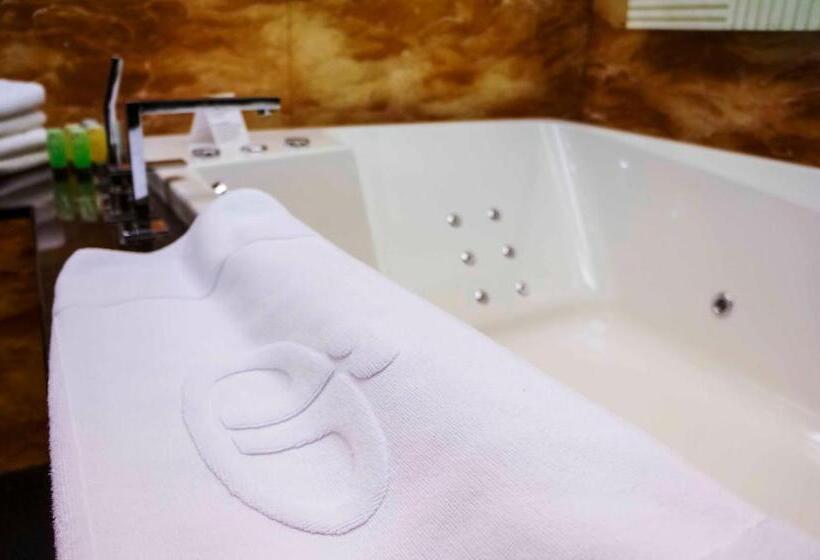 سوییت جونیور, Fm7 Resort Hotel   Jakarta Airport