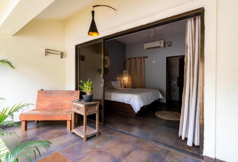 デラックスルーム, The Banyan Soul