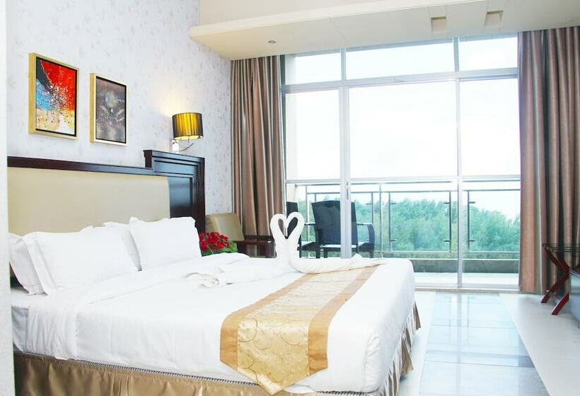 اتاق لوکس, The Cox Today