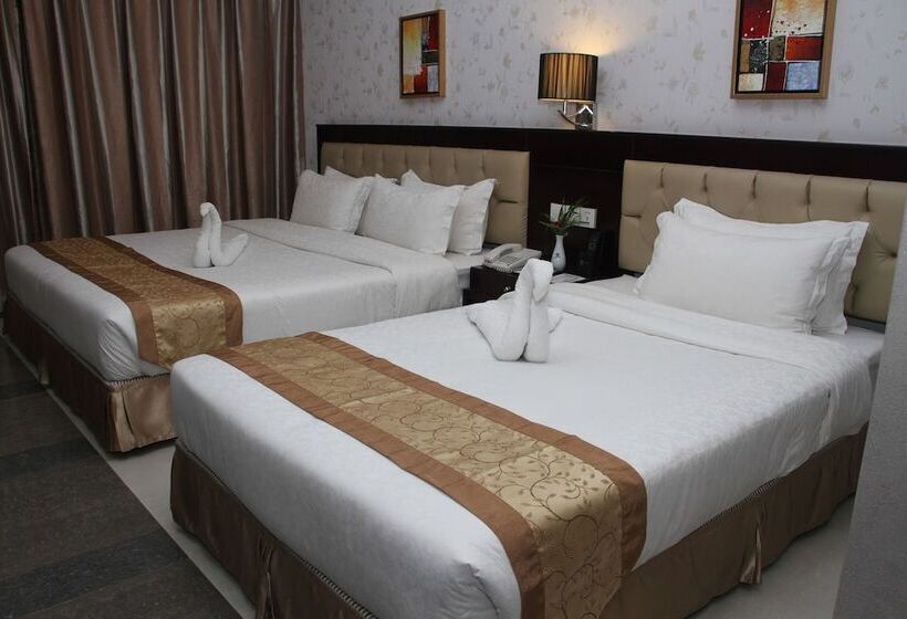 اتاق لوکس, The Cox Today