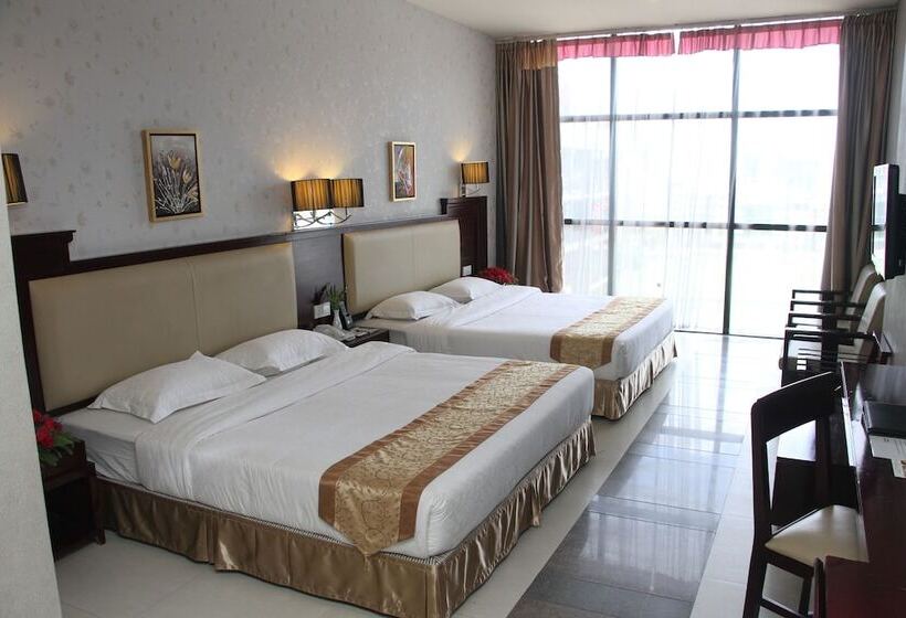 اتاق لوکس چهار تخته, The Cox Today