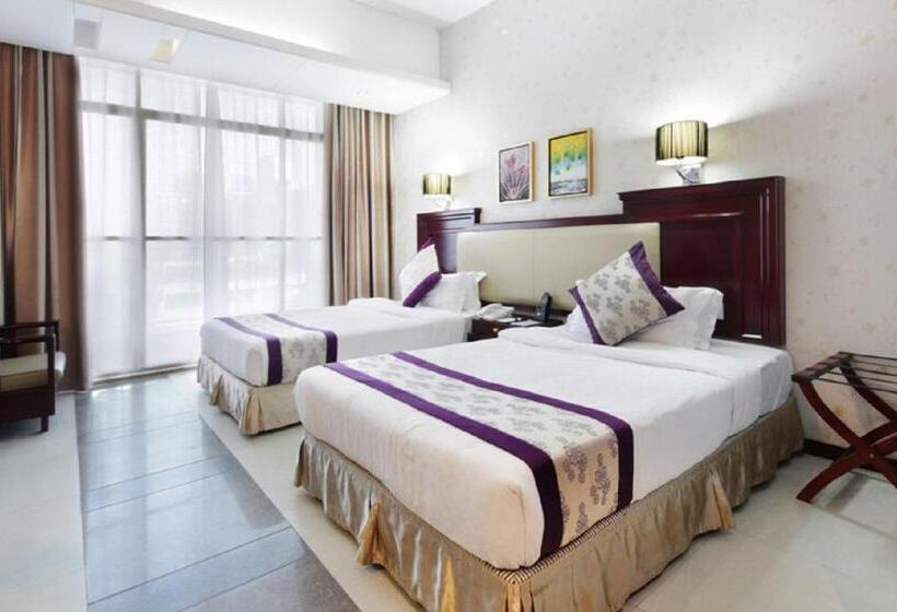 اتاق استاندارد با چشمانداز کوهستان, The Cox Today