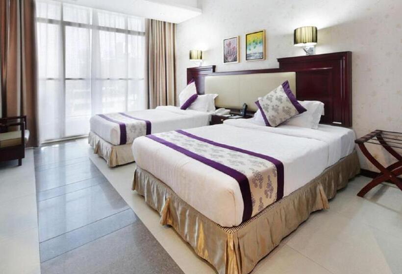 اتاق استاندارد با چشمانداز کوهستان, The Cox Today