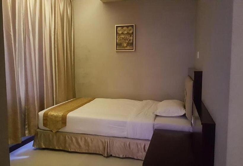 سوییت اجرایی, The Cox Today