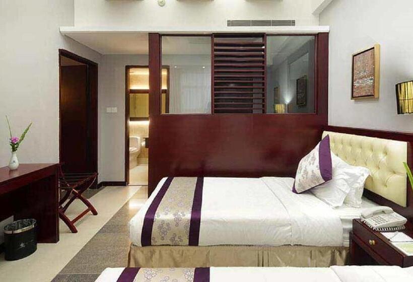 سوییت خانوادگی, The Cox Today