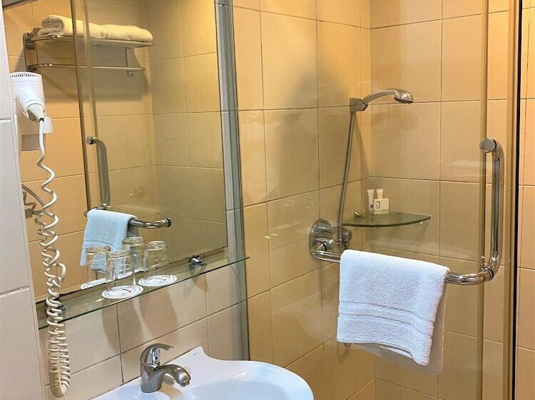 스탠다드 스튜디오, One Pacific Place Serviced Residences
