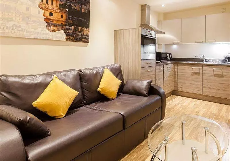 Talo 4 Makuuhuonetta, Staycity Aparthotels Edinburgh West End