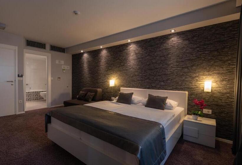 Полулюкс Боковой Вид на Море, Boutique Hotel Life