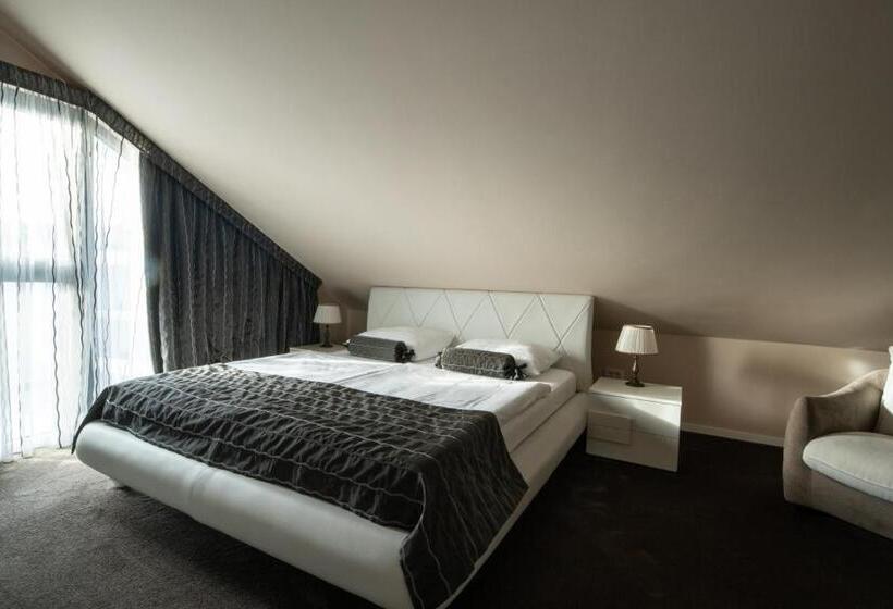 سوئیت پرزیدنت, Boutique Hotel Life