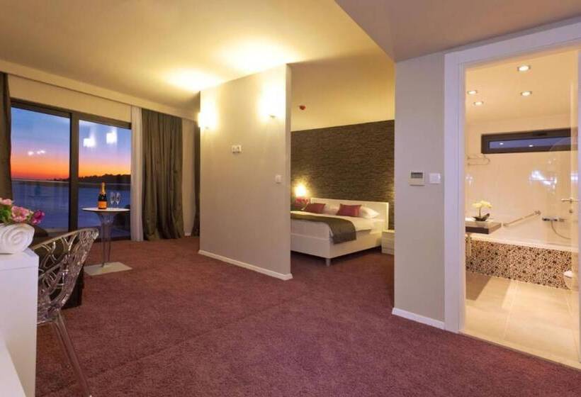 Люкс Deluxe Вид на Море, Boutique Hotel Life