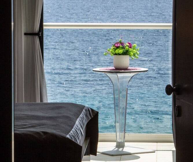 Полулюкс Вид на Море, Boutique Hotel Life