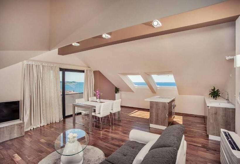 Президентский Люкс, Boutique Hotel Life