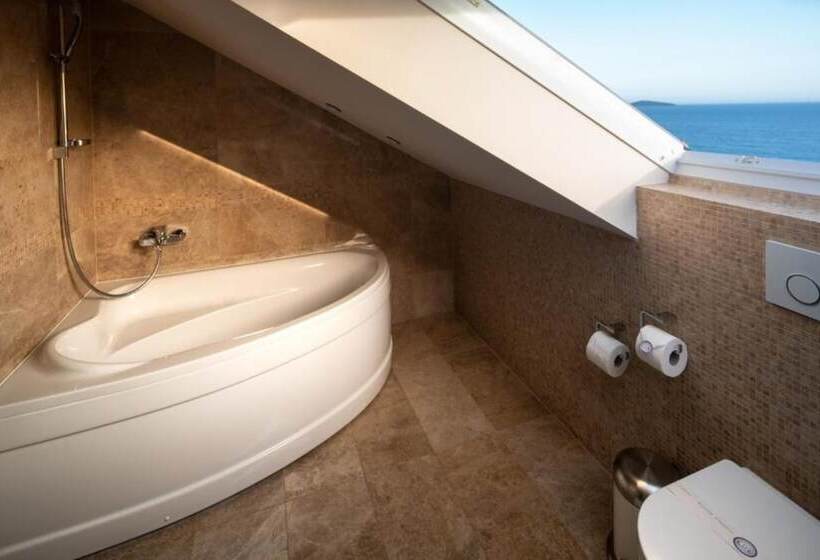 Президентский Люкс, Boutique Hotel Life